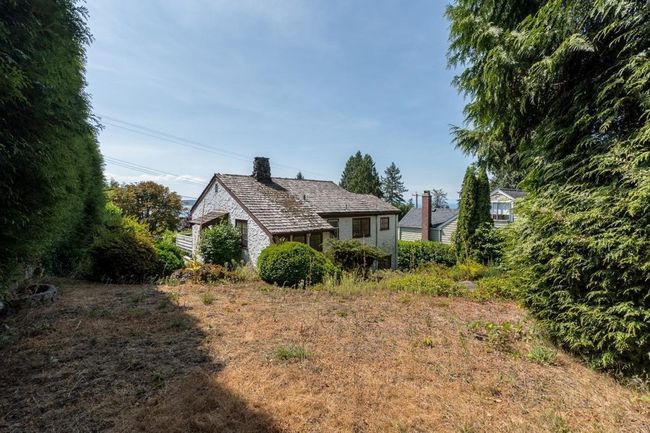 2671 Ottawa Avenue, House other with 3 bedrooms, 1 bathrooms and 2 parking in West Vancouver BC | Image 10