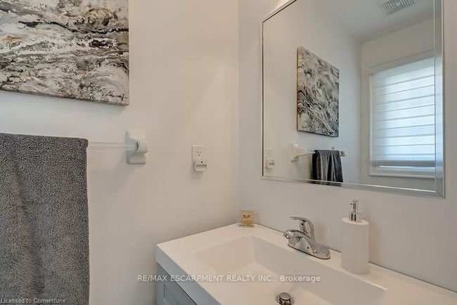 35 - 2022 Atkinson Dr, Condo with 3 bedrooms, 3 bathrooms and 1 parking in Burlington ON | Image 7