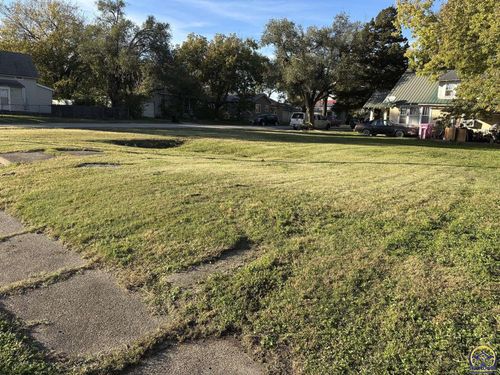 348 State St, Cottonwood Falls, KS, 66845-2865 | Card Image