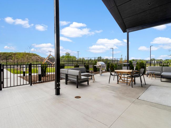 4163 E Hemlock Dr, Condo with 3 bedrooms, 2 bathrooms and null parking in Oak Creek WI | Image 40