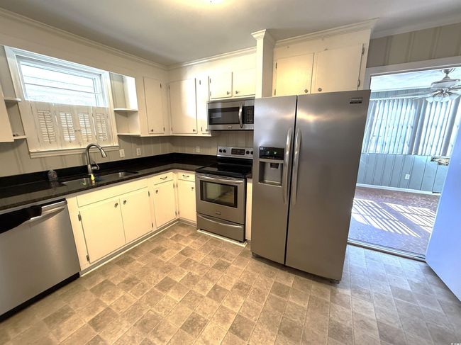 1803 School Dr, House other with 2 bedrooms, 1 bathrooms and 3 parking in Scranton SC | Image 5