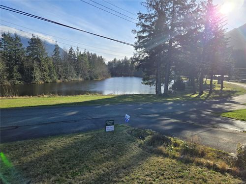 270 Kelsey Way E, Sayward, BC, V0P1R0 | Card Image