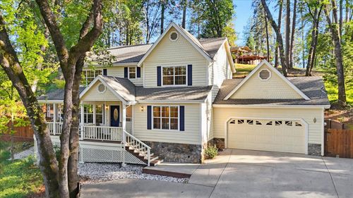 21324 Oak Ridge Dr, Grass Valley, CA, 95945-7628 | Card Image