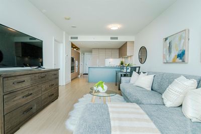 2607 - 7388 Kingsway, Condo with 1 bedrooms, 1 bathrooms and 1 parking in Burnaby BC | Image 3