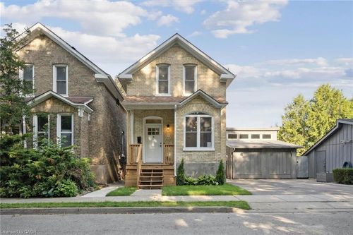 68 Spruce St, Cambridge, ON, N1R4K3 | Card Image