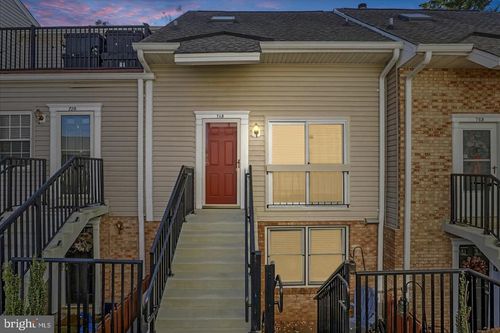 74b-74 N Bedford St, ARLINGTON, VA, 22201-1154 | Card Image