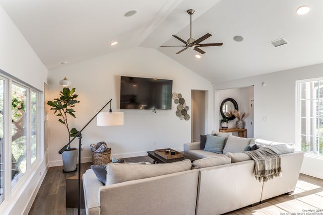 9050 Rebecca Creek Rd, House other with 3 bedrooms, 2 bathrooms and null parking in Spring Branch TX | Image 7