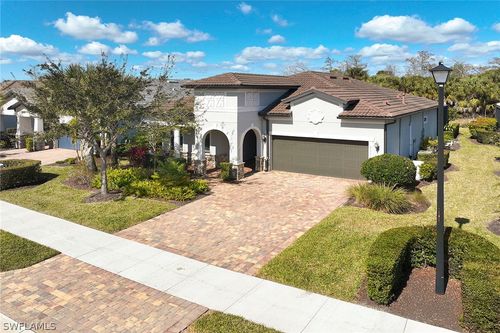 9395 Greyhawk Trl, NAPLES, FL, 34120-1961 | Card Image