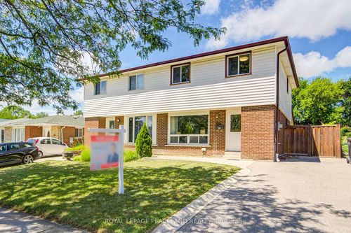 718 Eaglemount Cres, Mississauga, ON, L5C1N9 | Card Image