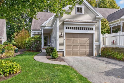 unit-4-4 Hollyhock Knoll Ct, Bourne, MA, 02532-8330 | Card Image