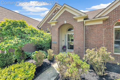 45693 Radnor Rd, Canton, MI, 48187-5495 | Card Image