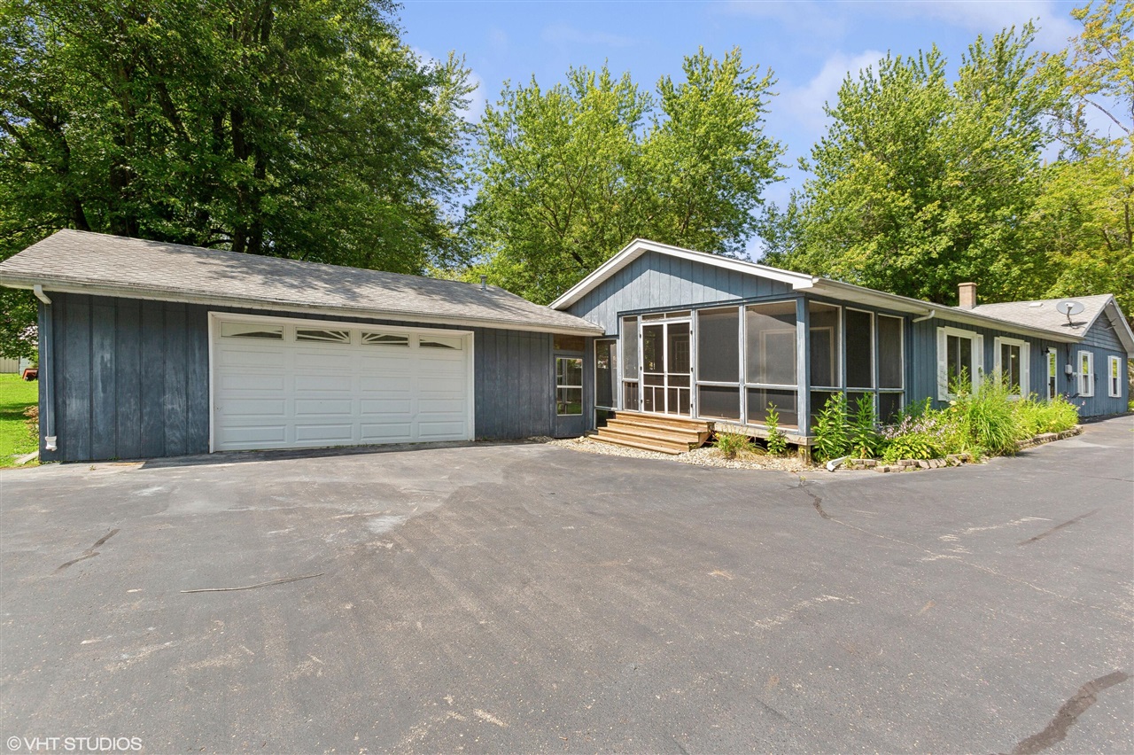 Little Paw Paw Lake Rd, Coloma, MI 49038