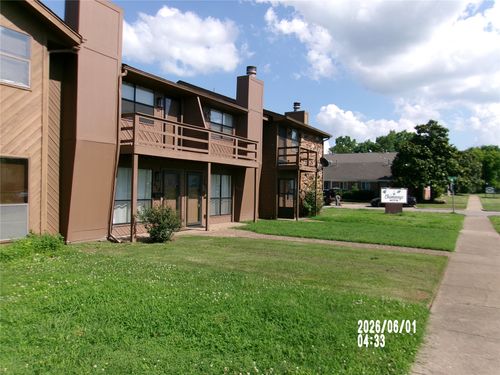 426 S Shawnee Ave, Bartlesville, OK, 74003-3923 | Card Image