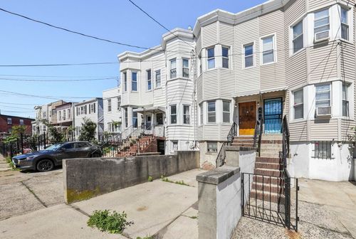 77 Baldwin Ave, Jersey City, NJ, 07306-2001 | Card Image