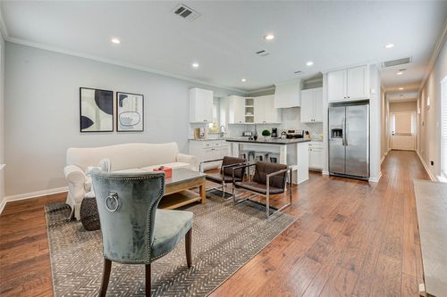 921 Kern St, Houston, TX, 77009-2919 | Card Image