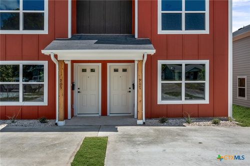 907 S 2nd St, Temple, TX, 76504-5887 | Card Image