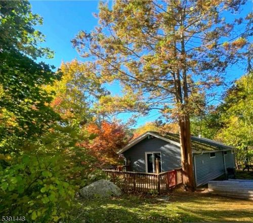 8 Beachview Ct, Hardyston, NJ, 07460-1203 | Card Image