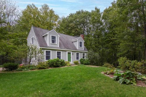 834 Borough Rd, Pembroke, NH, 03275-3812 | Card Image