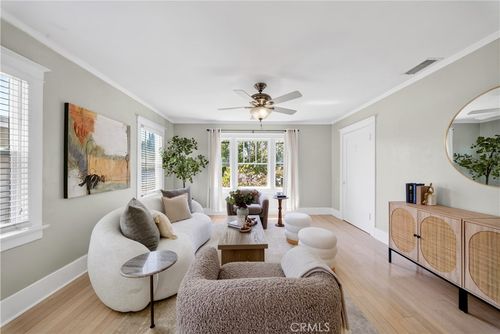 1546 1/2 Rosalia Rd, Los Angeles, CA, 90027-5520 | Card Image