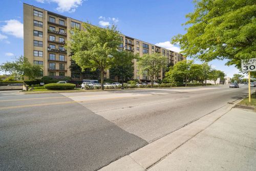 apt-714-4601 W Touhy Ave, Lincolnwood, IL, 60712-1691 | Card Image