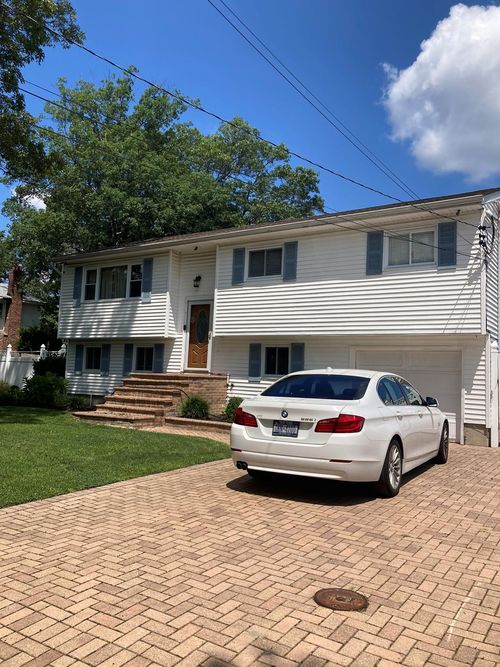 745 Centerwood St, Babylon, NY, 11704-2126 | Card Image