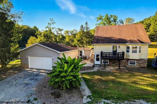 82 Robinwood Dr, Mount Clare, WV, 26408-7130 | Card Image