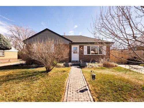 3072 N Adams St, Denver, CO, 80205-4926 | Card Image