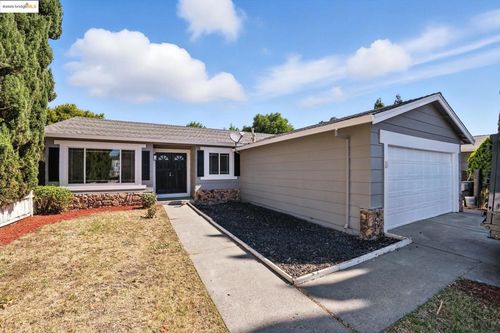 96 Coral Ln, Suisun City, CA, 94585-1712 | Card Image