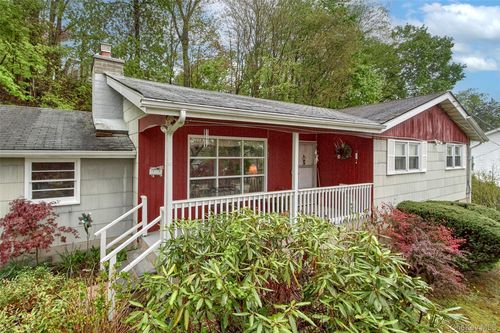 100 Lakeview Ave, Valhalla, NY, 10595-1438 | Card Image