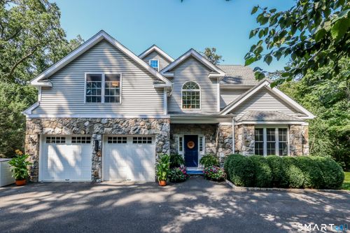 105 Perry Ave, Norwalk, CT, 06850-1215 | Card Image