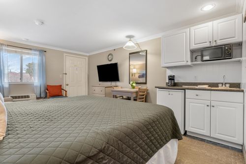 225-733 Post Rd, Wells, ME, 04090-4111 | Card Image