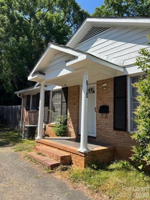 6720 Woodstream Dr, Charlotte, NC, 28210-5346 | Card Image