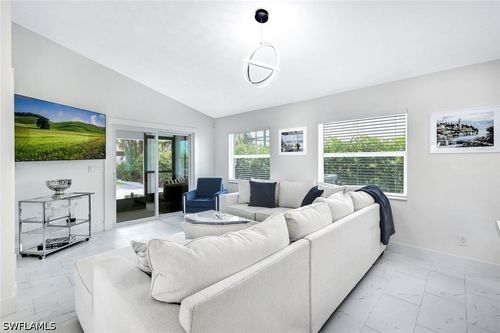 596 105th Ave N, NAPLES, FL, 34108-1838 | Card Image