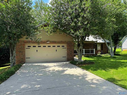 817 Crestview Dr, Madison, AL, 35758-2111 | Card Image