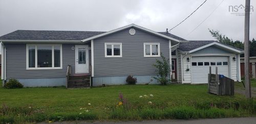 11 Toulouse St, Saint Peters, NS, B0E3B0 | Card Image