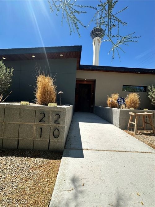2210 Santa Clara Dr, Las Vegas, NV, 89104-2644 | Card Image