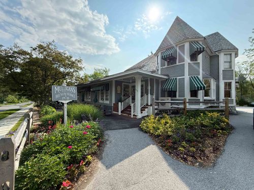 3912 Main St, Manchester, VT, 05254-4137 | Card Image