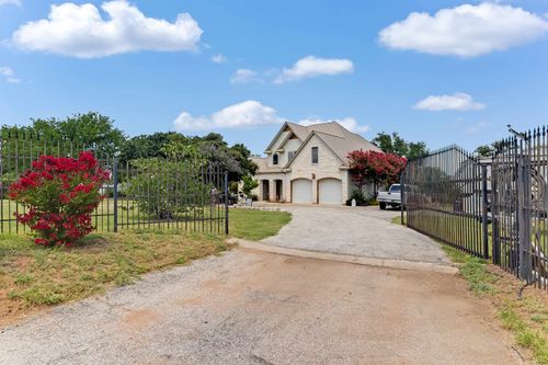 1820 Roselea Dr, Buchanan Dam, TX, 78609-2567 | Card Image