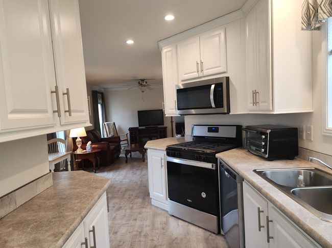 100 Hayes Park, House other with 2 bedrooms, 2 bathrooms and null parking in Exeter NH | Image 12
