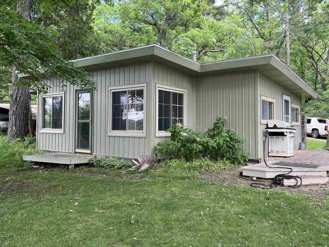 Sunnyshore Ln, Janesville, WI 53545