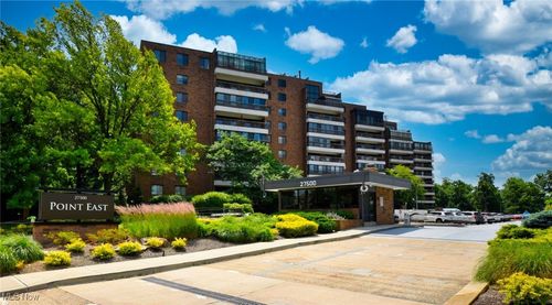 305-27500 Cedar Road, Beachwood, OH, 44122 | Card Image