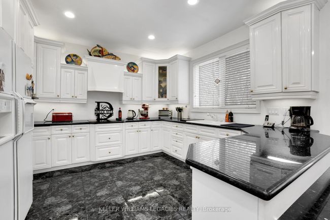 360 Conservation Dr, House other with 6 bedrooms, 4 bathrooms and 8 parking in Brampton ON | Image 19