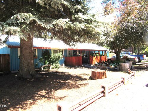 533 S Park Ave, Chiloquin, OR, 97624-6198 | Card Image