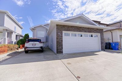 47 Fairmont Crt S, House detached with 4 bedrooms, 3 bathrooms and 5 parking in Lethbridge AB | Image 1