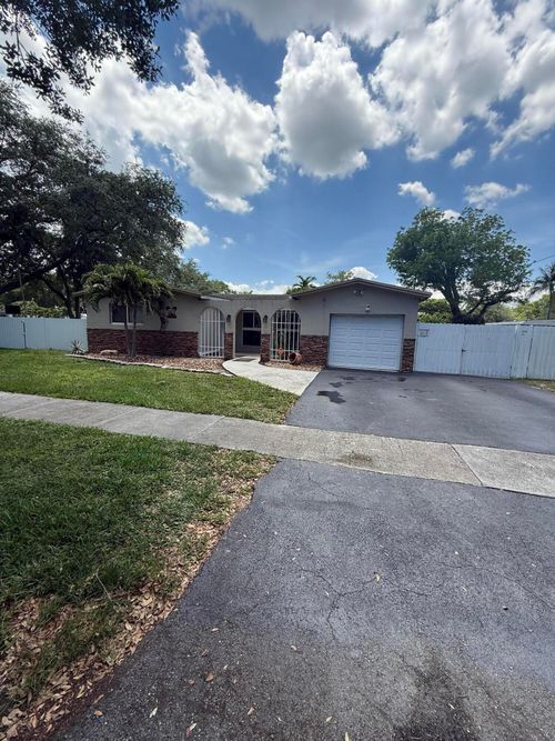 9101 Sw 52nd Ct, Cooper City, FL, 33328-5018 | Card Image