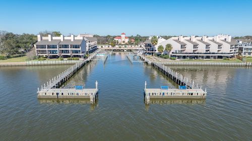 apt-708-3663 Nasa Pkwy, Seabrook, TX, 77586-6319 | Card Image