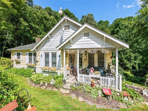 4828 Max Patch Rd, Clyde, NC, 28721-9165 | Card Image