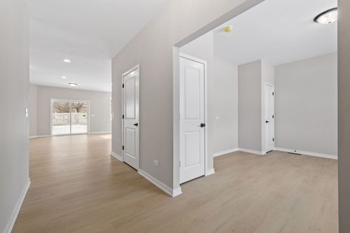 203 Hickory St, Peotone, IL, 60468-9823 | Card Image