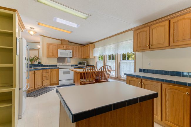 37 Sunset Blvd, House other with 3 bedrooms, 3 bathrooms and null parking in Acton ME | Image 24