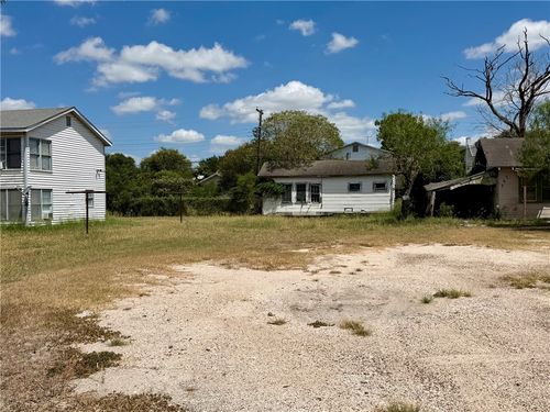 704 W Nettie Ave, Kingsville, TX, 78363-3669 | Card Image